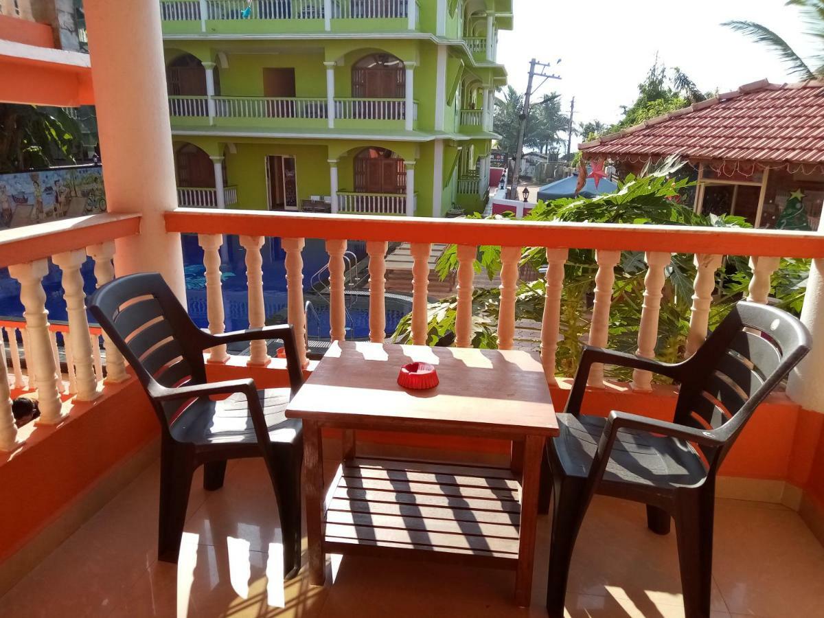 Larios Beach Holidays Resort Baga Eksteriør bilde